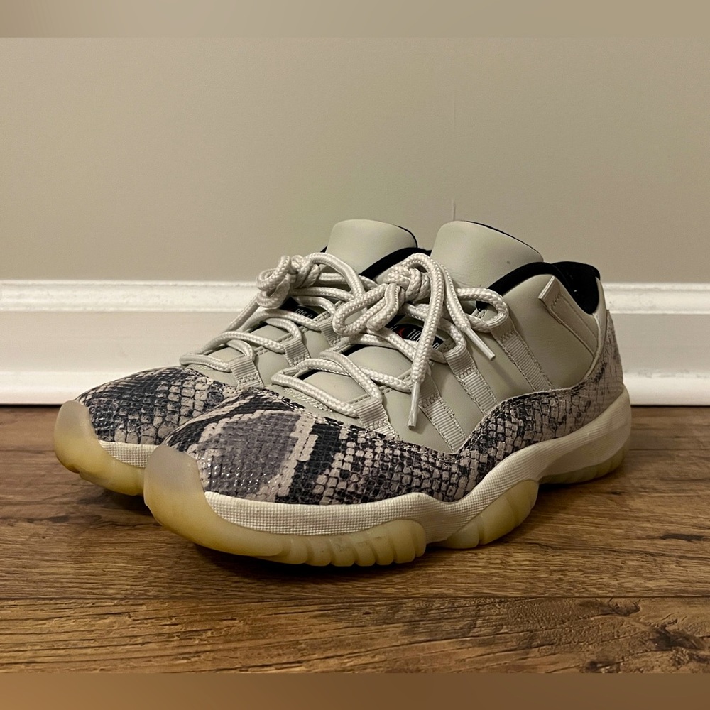 Jordan 11 Low Snakeskin Light Bone